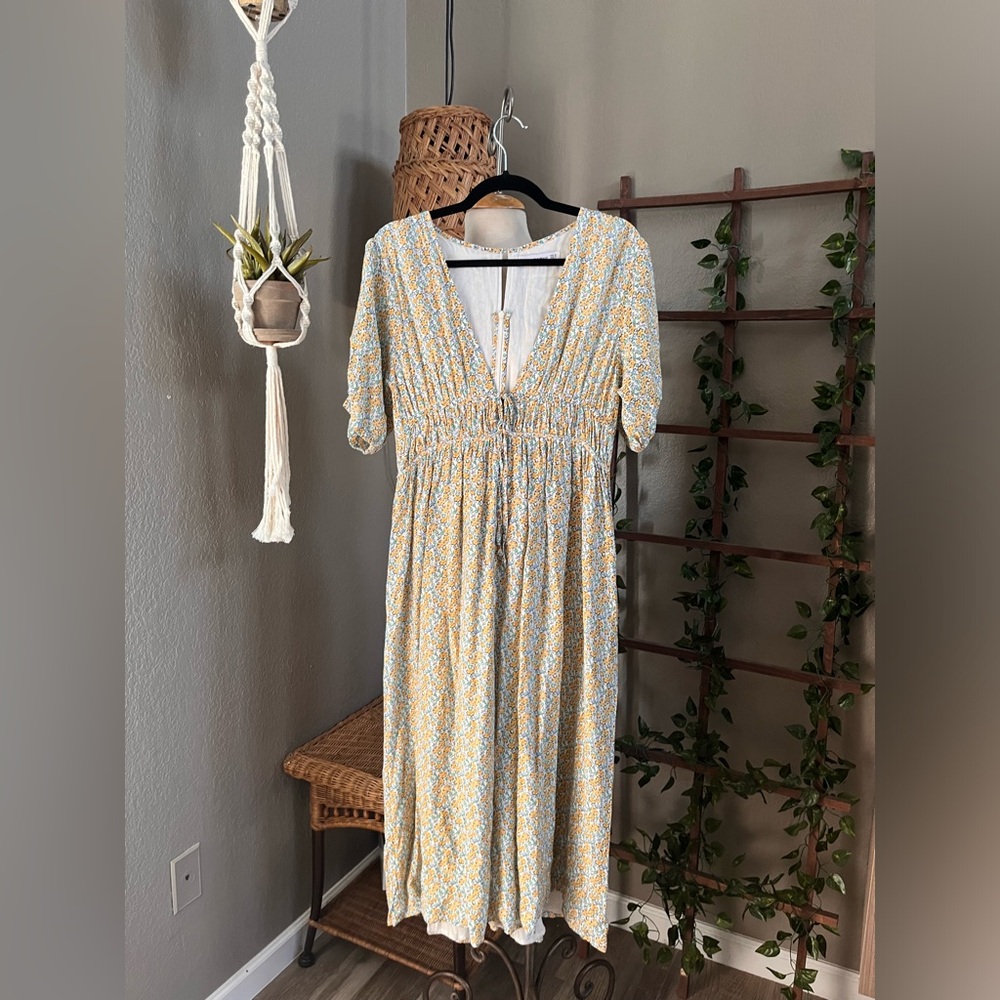 ▪️Faithfull The Brand Tie Front V-Neck Floral Midi Dress 8 - Picture 3 of 11